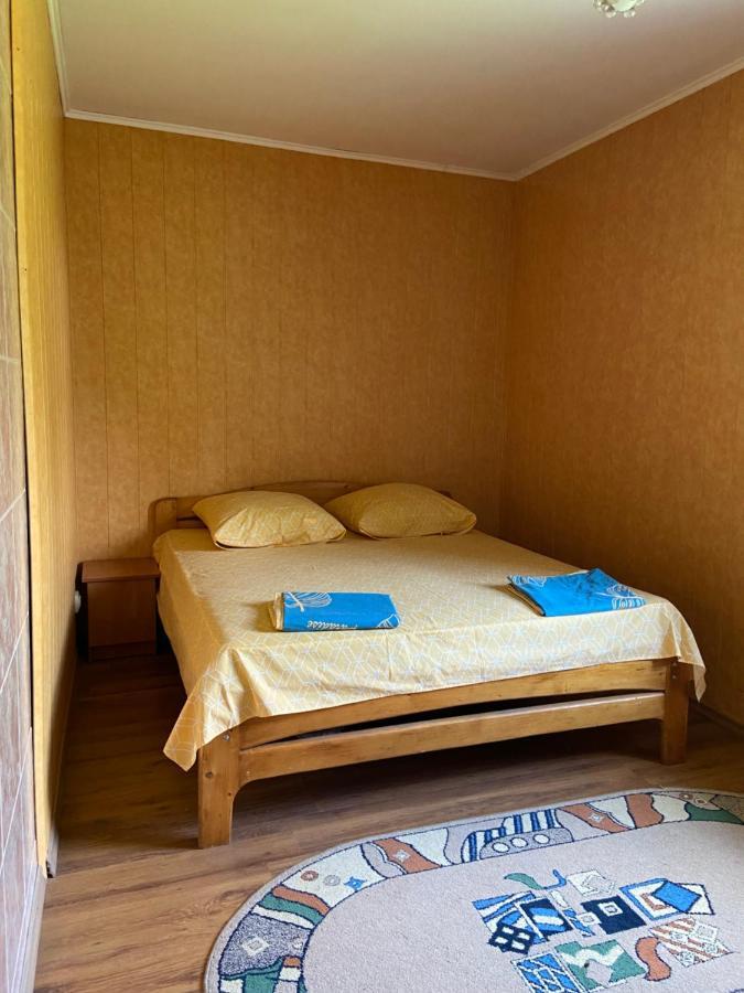 Constancia Hotel Kamjanets-Podilsky Buitenkant foto