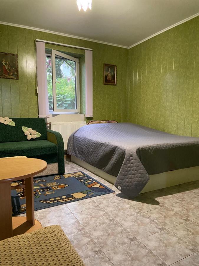 Constancia Hotel Kamjanets-Podilsky Buitenkant foto