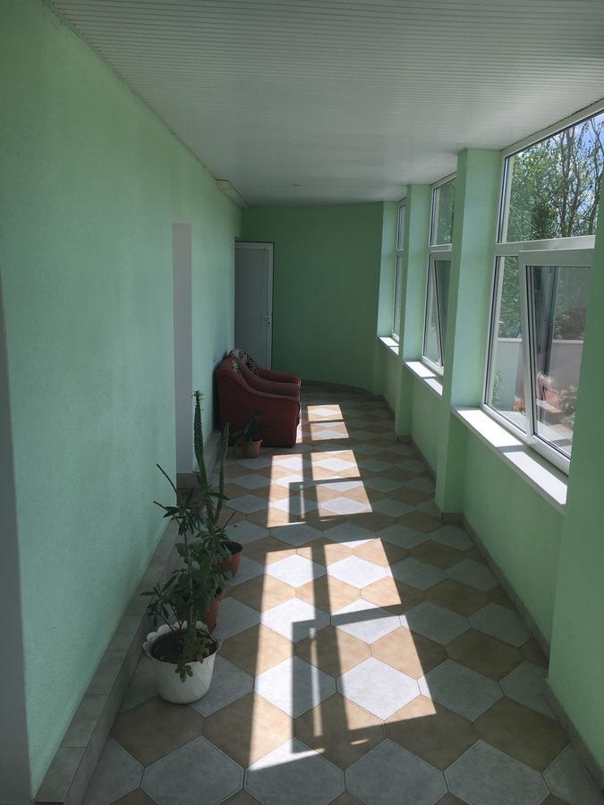 Constancia Hotel Kamjanets-Podilsky Buitenkant foto