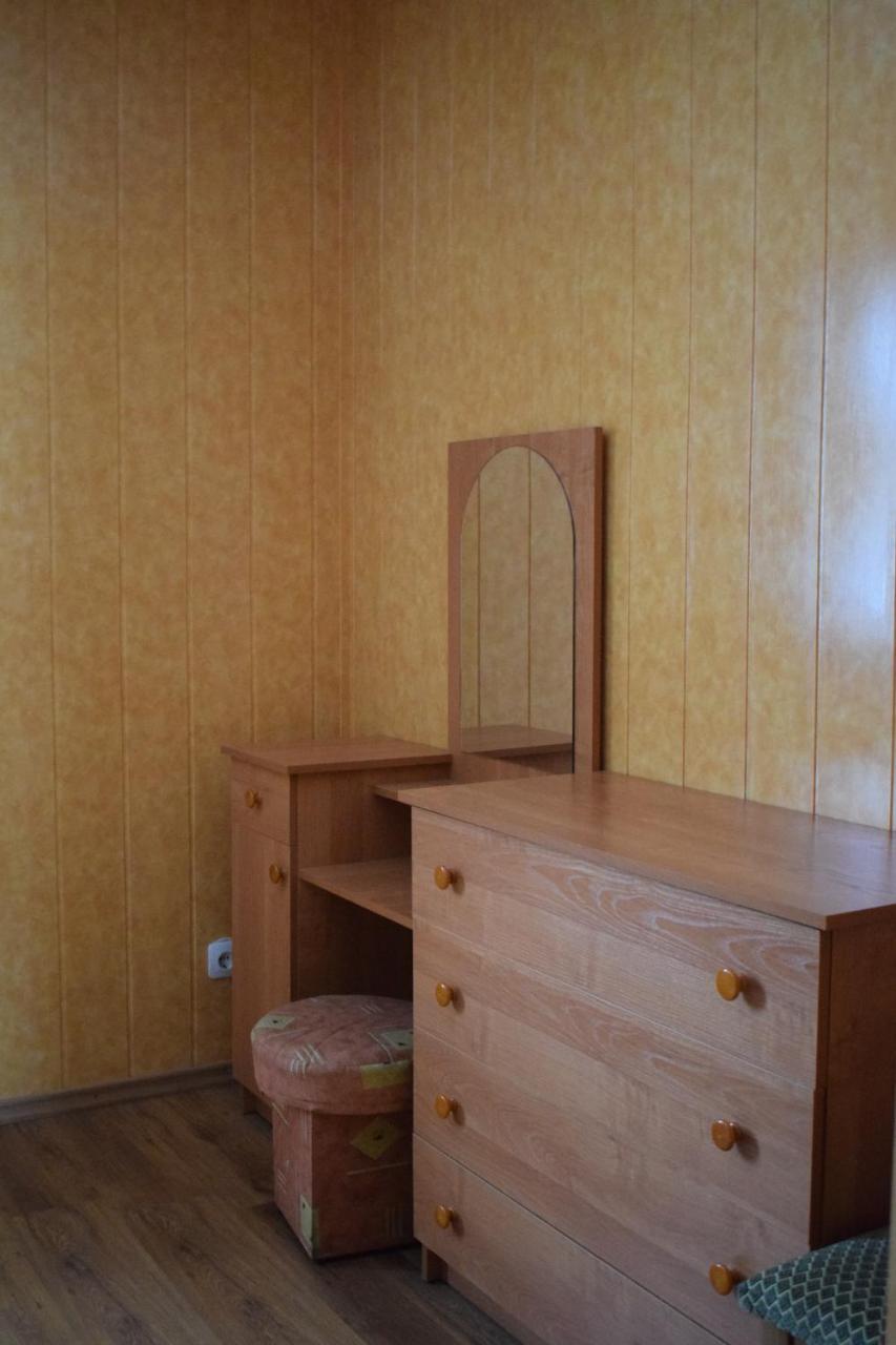 Constancia Hotel Kamjanets-Podilsky Buitenkant foto
