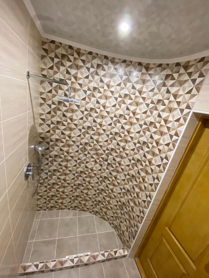 Constancia Hotel Kamjanets-Podilsky Buitenkant foto
