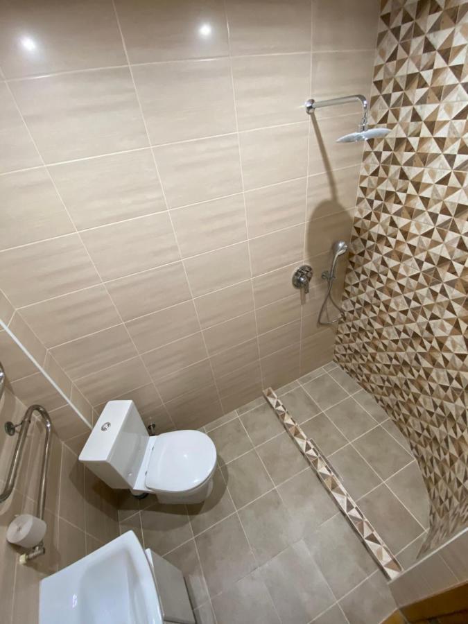 Constancia Hotel Kamjanets-Podilsky Buitenkant foto