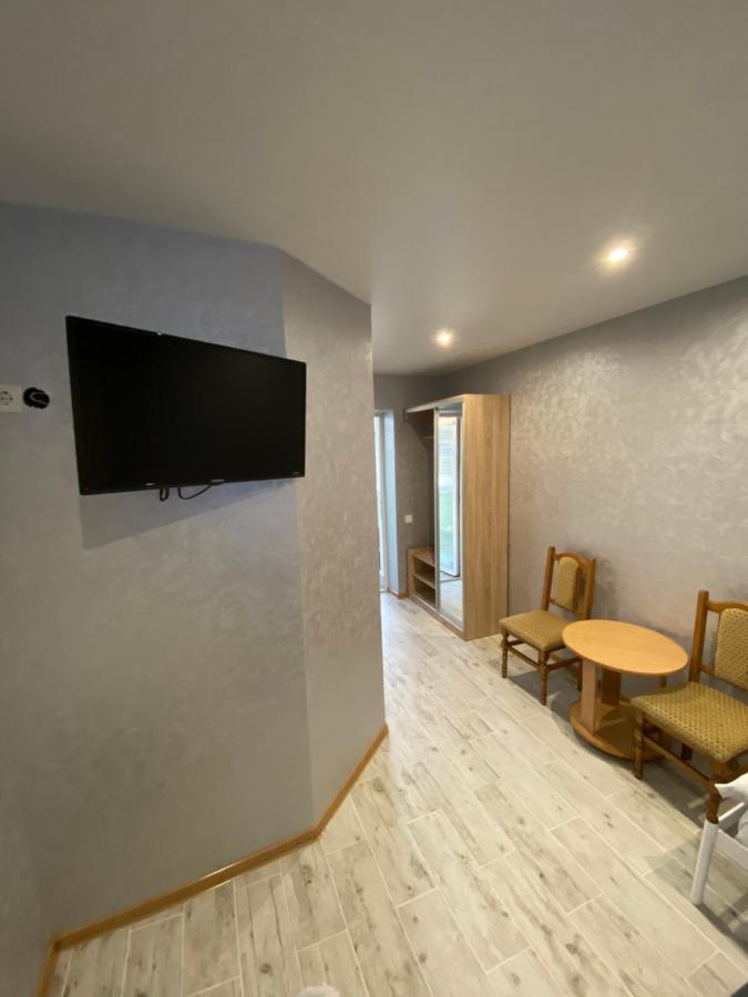 Constancia Hotel Kamjanets-Podilsky Buitenkant foto