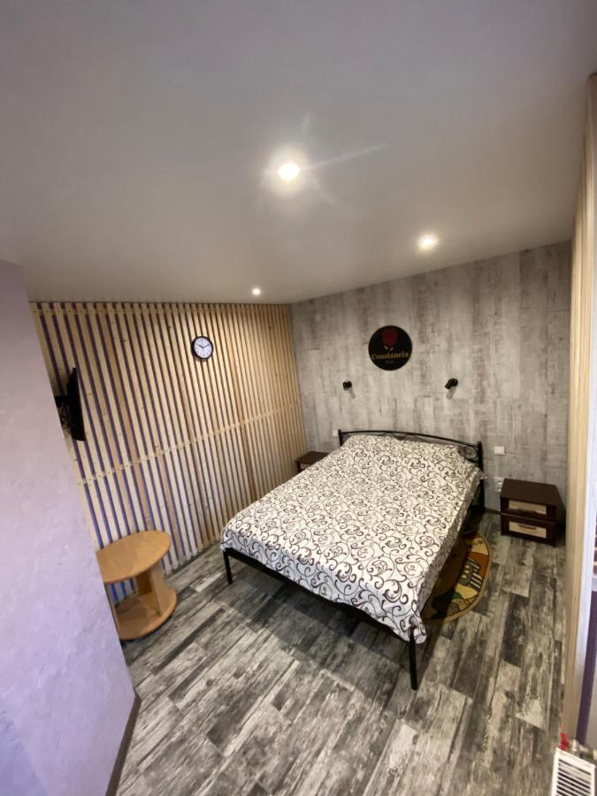 Constancia Hotel Kamjanets-Podilsky Buitenkant foto